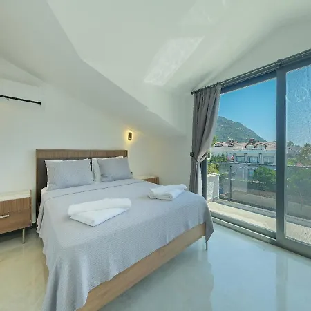 Detached With Private Pool - Oludeniz, フェティエ